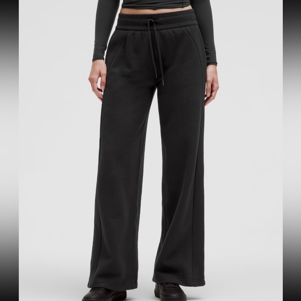 Lululemon scuba mid rise wide leg pant regular